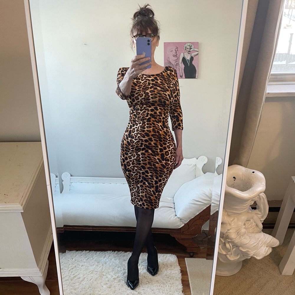 LONG SLEEVE LEOPARD PRINT STRETCH DRESS ZIPPER FORM FIT BROWN TAN CREAM